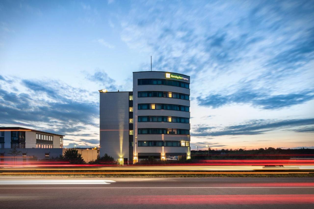 Holiday Inn Express Munchen Messe, An Ihg Hotel Feldkirchen  Exterior photo